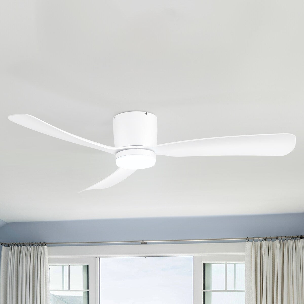 Ventilateur de plafond encastré à DEL noir/blanc de 52 pouces avec télécommande (3 pales)