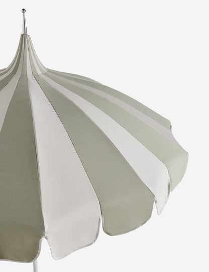 Parasol d'extérieur Aamu 8'6 Pagoda par Sarah Sherman Samuel
