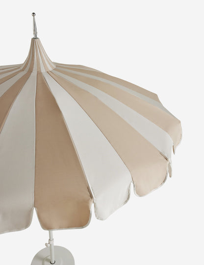 Parasol d'extérieur Aamu 8'6 Pagoda par Sarah Sherman Samuel