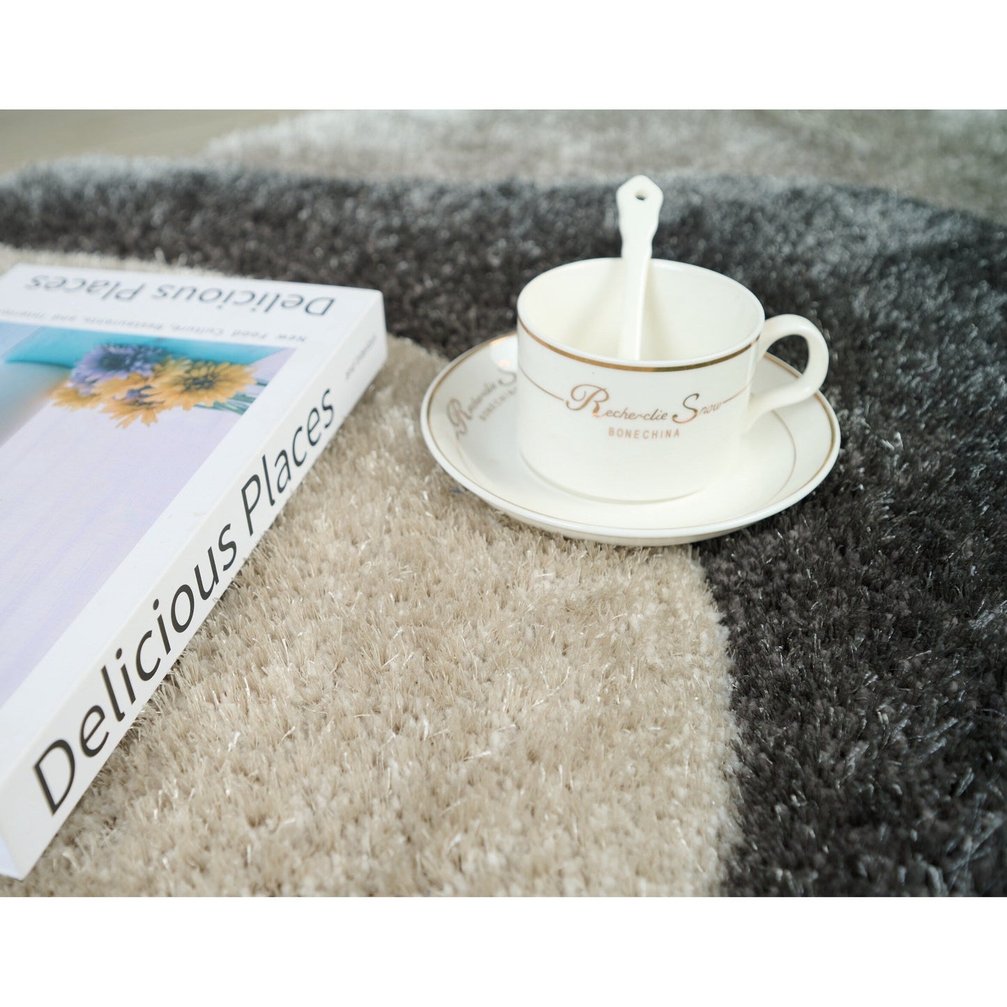 Tapis à poils longs Mateos au design abstrait